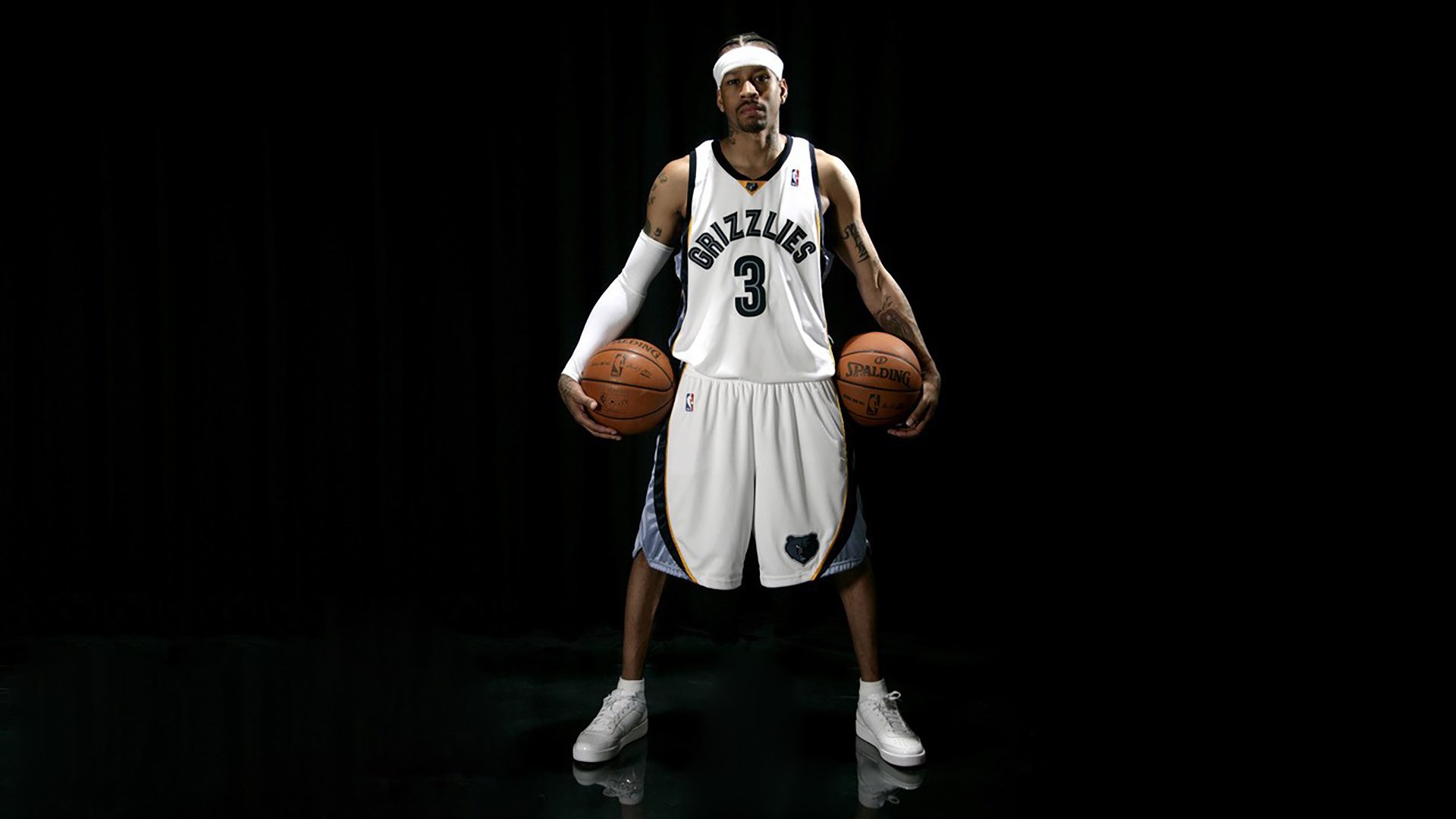 拜仁5-0奥格斯堡，莱万帽子戏法，德甲_拜仁6-0大胜夺冠莱万戴帽